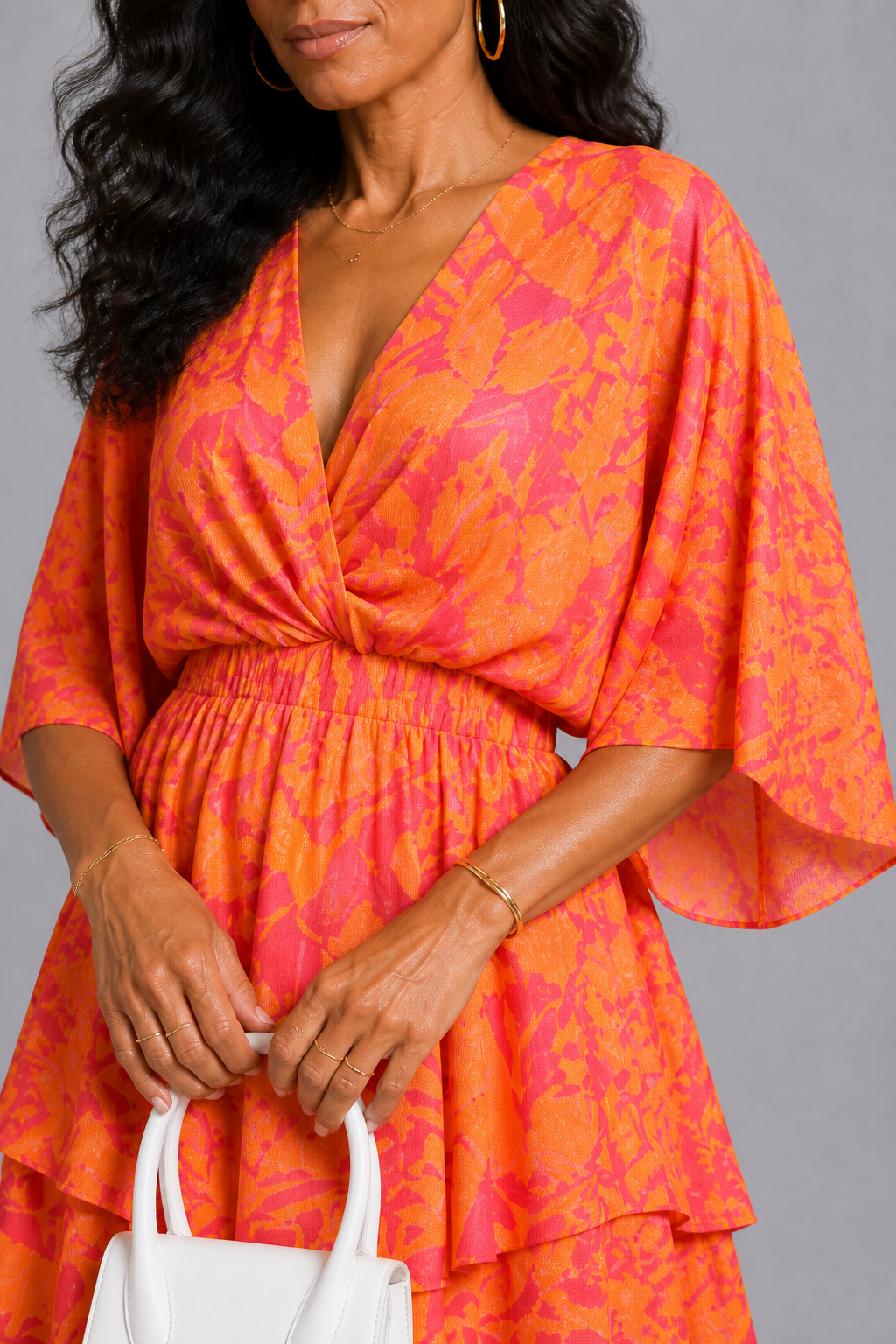 Coral Muse – Elegantes Damenkleid