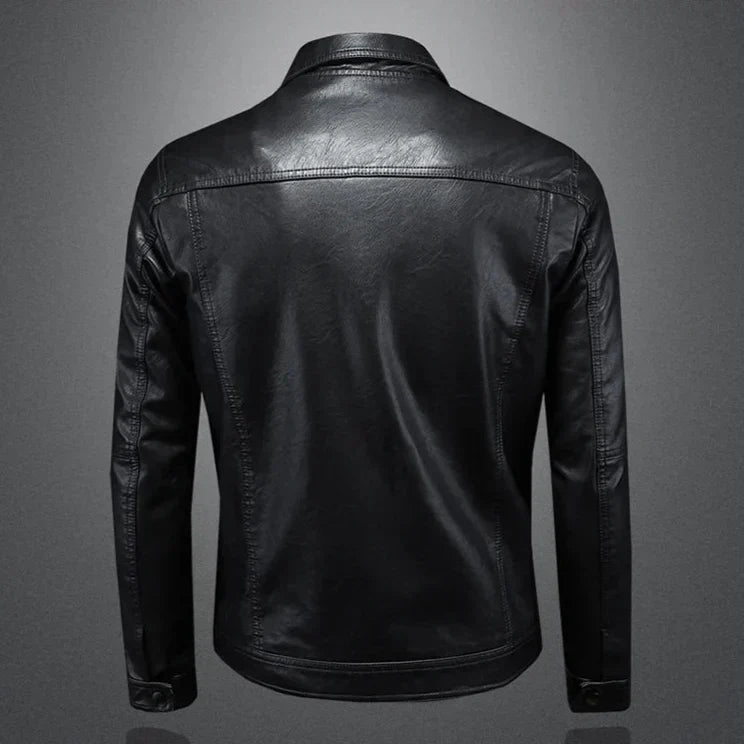 Coole Lederjacke im Biker-Stil