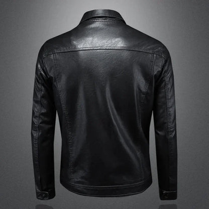 Coole Lederjacke im Biker-Stil
