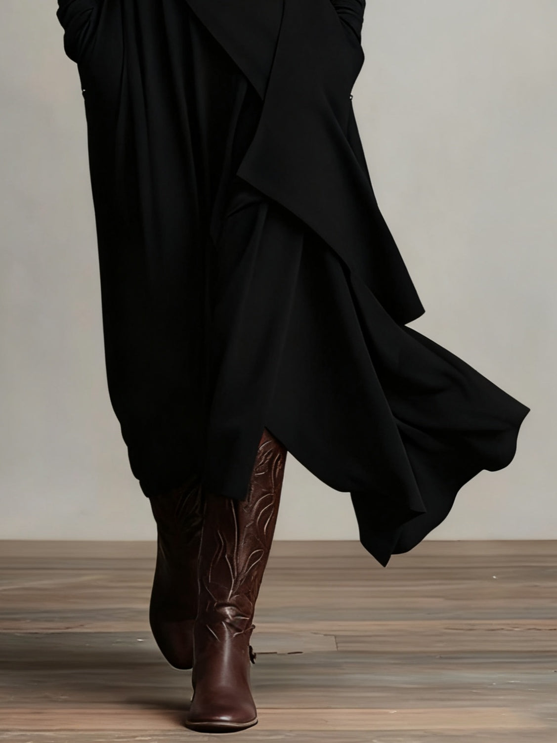 Arielle | Asymmetrisches Rollkragenkleid