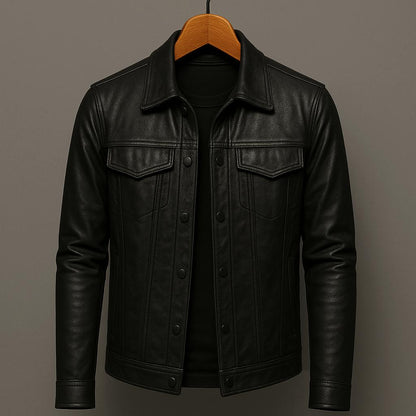 Coole Lederjacke im Biker-Stil